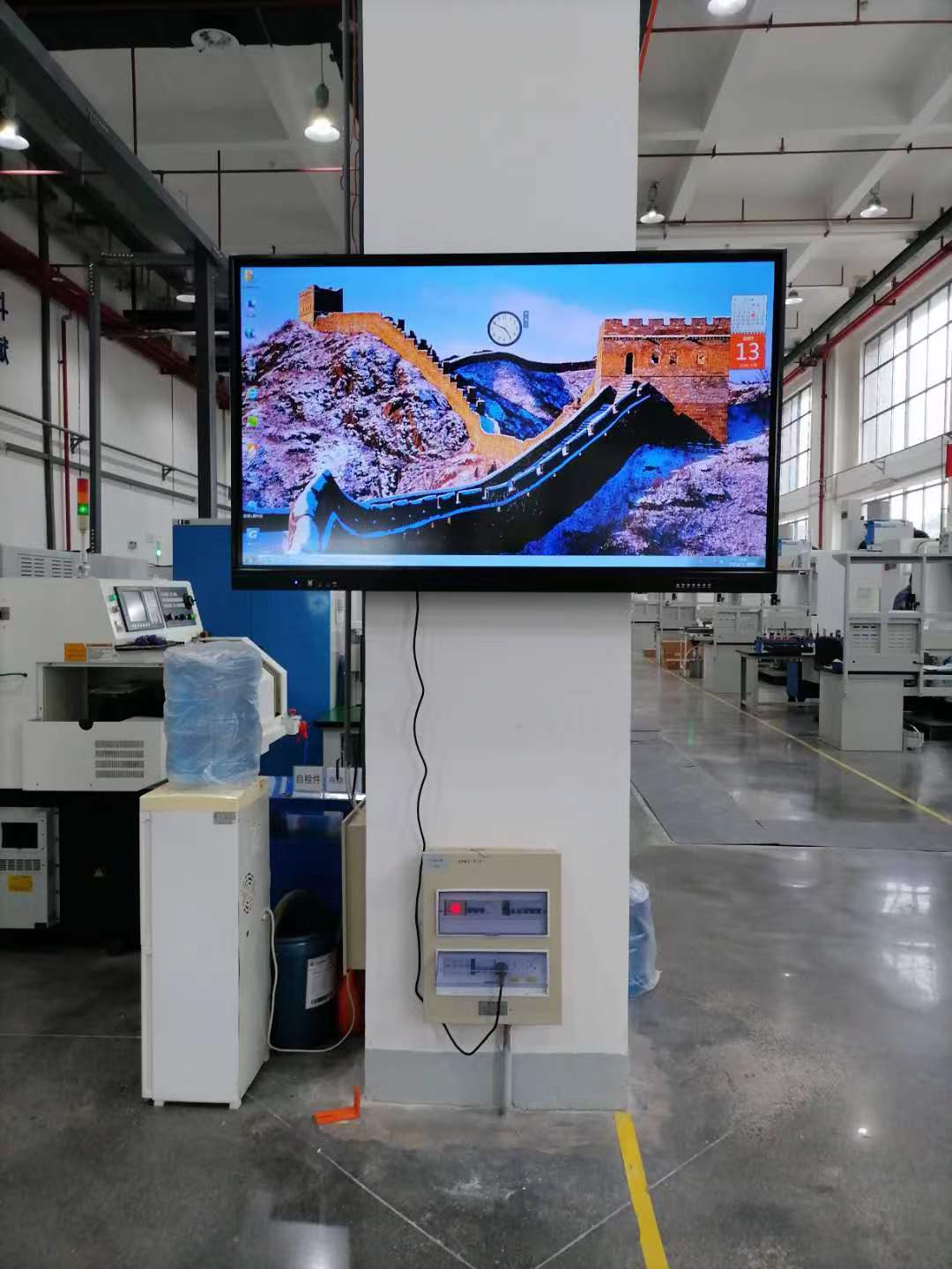 大屏显示新选择 液晶拼接、触控一体机与工业监视器的尺寸全解析